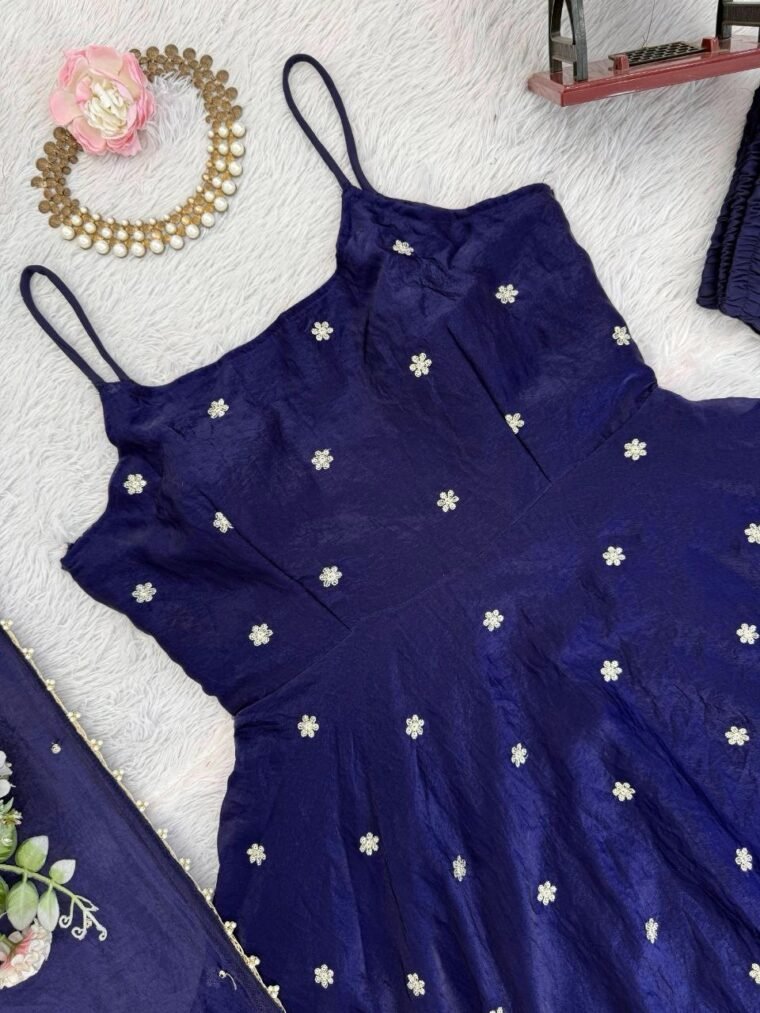 Sleeveless Fendy Silk Anarkali